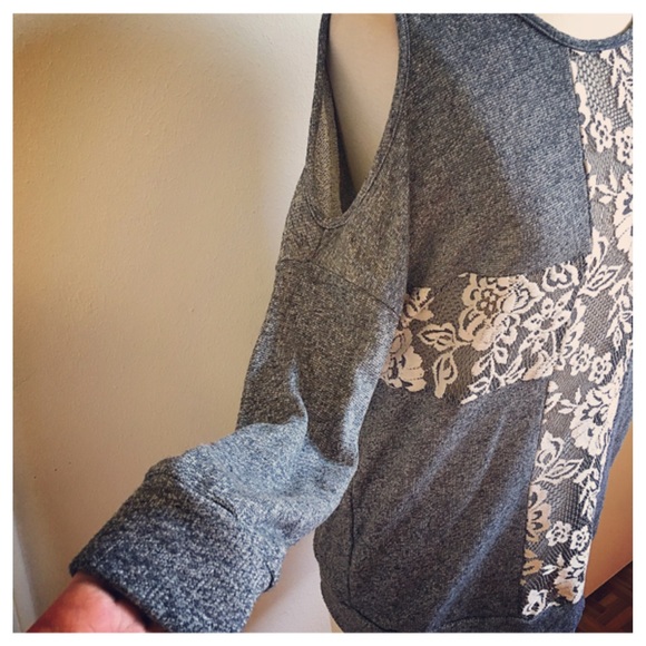 FOREVER 21 GREY & CREAM KNIT LACE SWEATER + CROSS - Picture 3 of 4