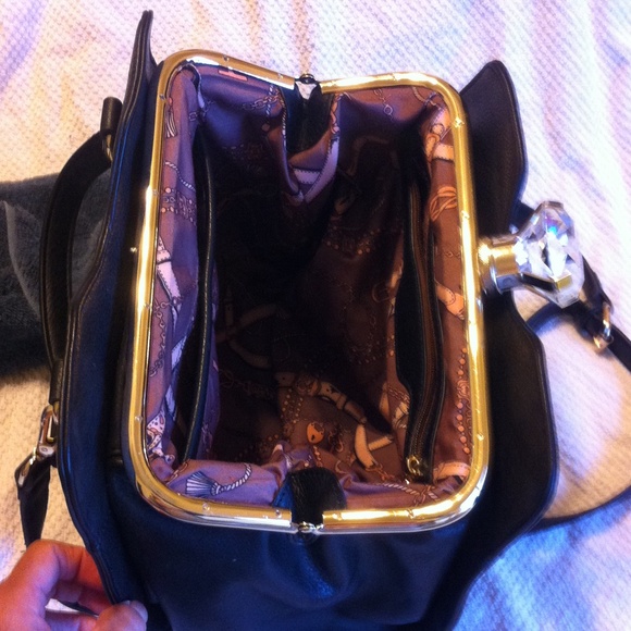 Black with big diomond purse - Picture 4 of 4