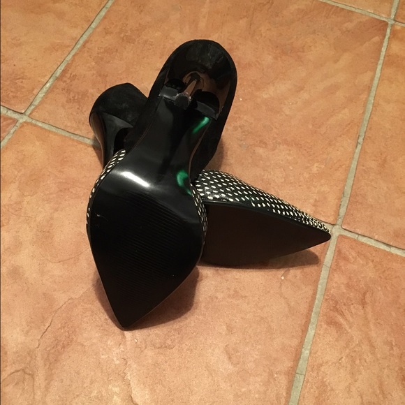 Heels - Picture 3 of 4