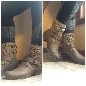 Country style Booties
