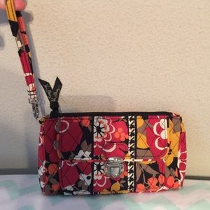 🚫SOLD🚫Vera Bradley Pushlock Wristlet
