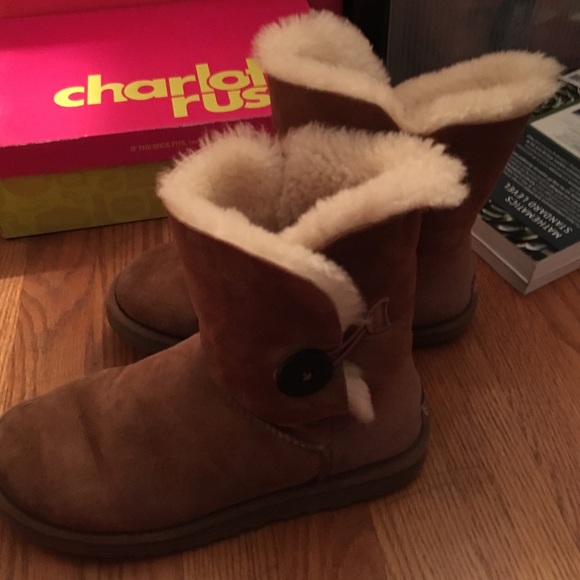 Bailey button Uggs