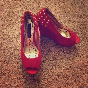 Red wedges