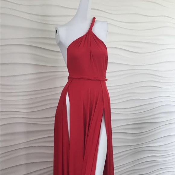 AS SEEN ON KHLOE KARDASHIAN Abyss Red Gown - Picture 2 of 4