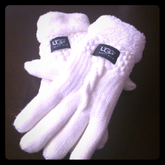 Ugg gloves