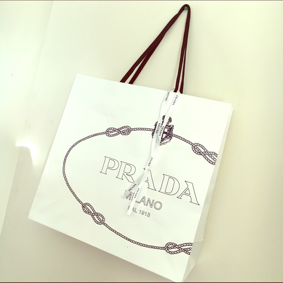 🎹 large Prada shopping bag!!🎹