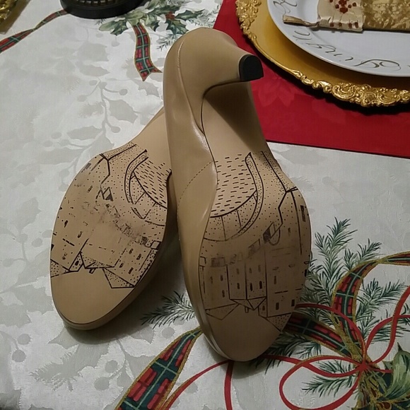 Last Markdown*** Bella Vita Shoes*** EUC*** - Picture 3 of 4