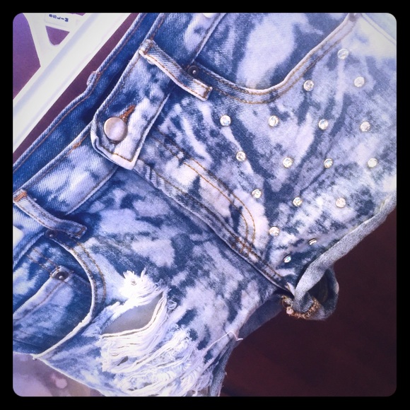 High wasted shorts