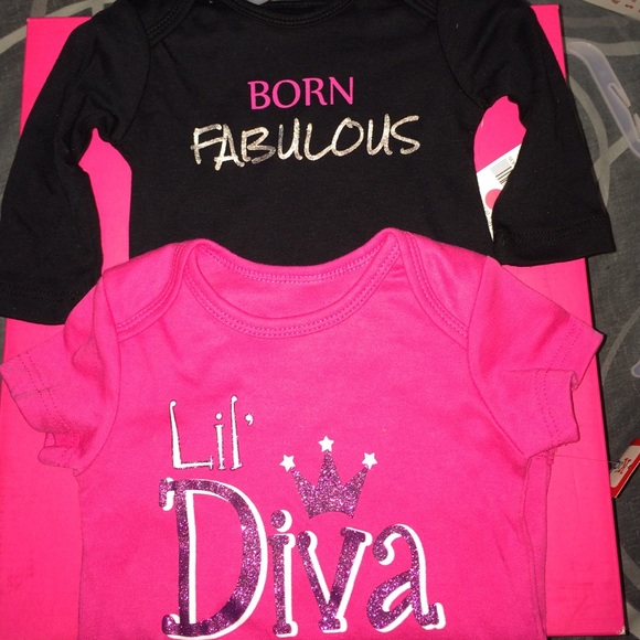 🚨SALE🚨2 Newborn Onesies❤️