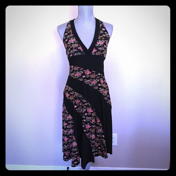 🆕 Cute Halter Top Dress 👗