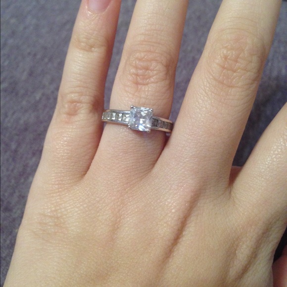 Beautiful Genuine Silver and Diamond Ring