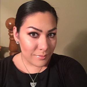 Meet your Posher, Carla