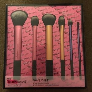 Realtechniques makeup brushes