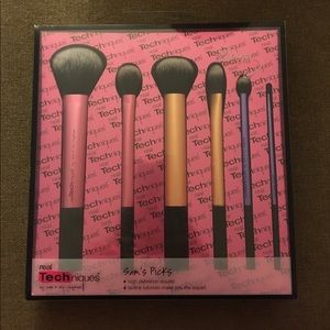 Real techniques makeup brushes