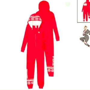 🎀New In Package Snowflake Onesie🎀