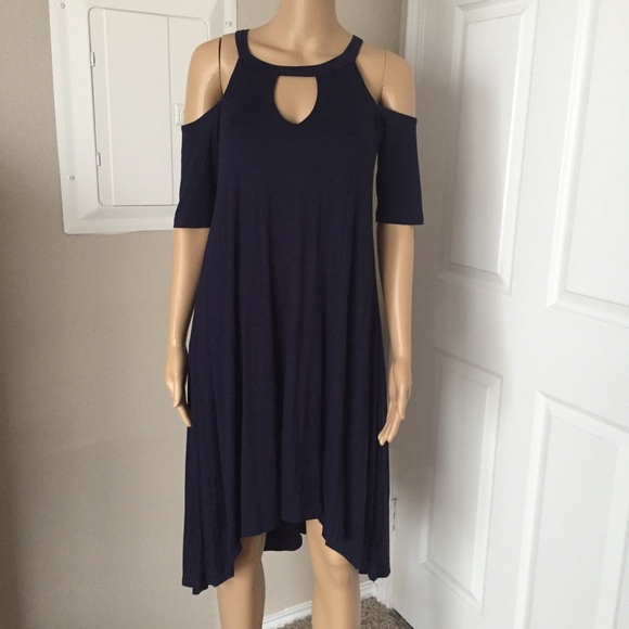 LAST ONE! 💥TARA navy cold shoulder dress - Picture 4 of 6