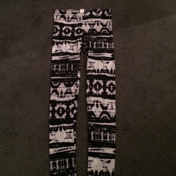 black and white leggings