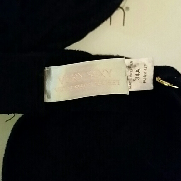 ***SOLD*** Very Sexy Victoria Secret 34A bra - Picture 4 of 4