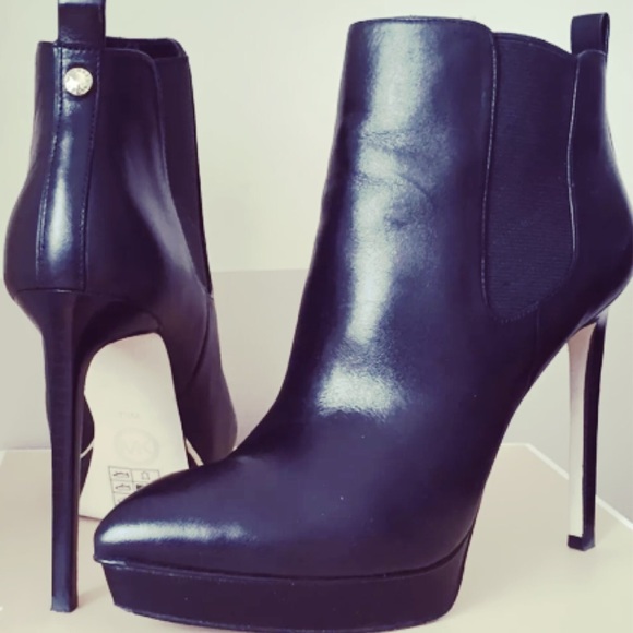 michael kors meadow bootie