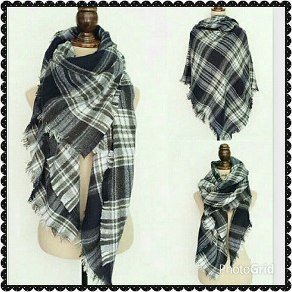 Accessories - Black & white tartan plaid blanket scarf / wrap