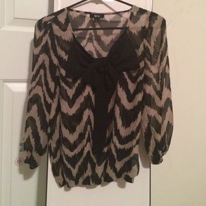 Quarter sleeve blouse