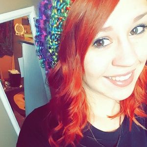 Meet your Posher, Cassandra