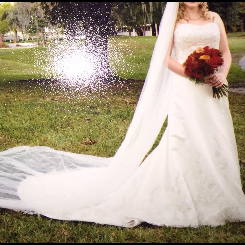 Wedding dress ivory