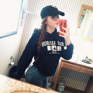 Meet your Posher, Olivia