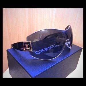 Chanel sunglasses model 4114 c127/87