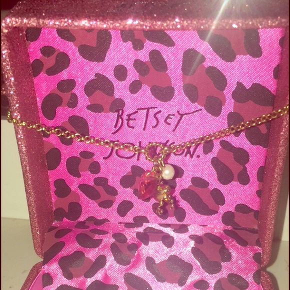Betsy Johnson ankle bracelet