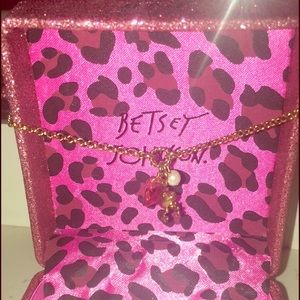 Betsy Johnson ankle bracelet