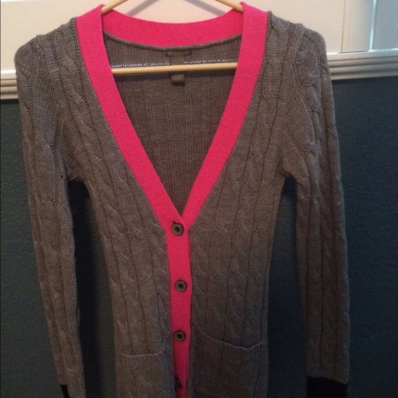 Fitted V neck button up sweater