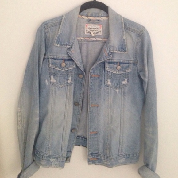 Vintage Abercrombie light wash Jean jacket