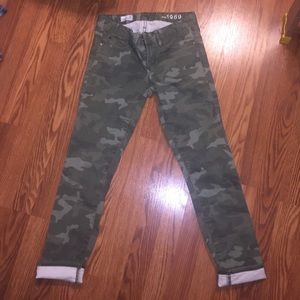 Never worn GAP Camos