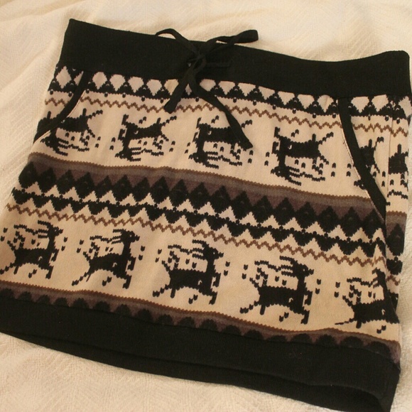 Deer Patterned Sweater Skirt - Picture 4 of 4