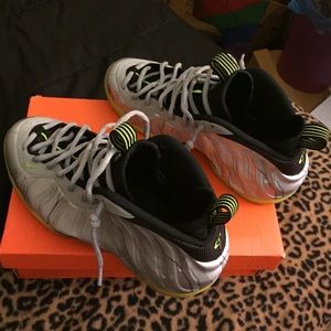 NIKE AIR FOAMPOSITE ONE PRM SILVER/VOLT/BLACK CAMO