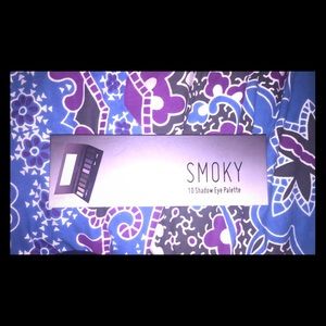 Smoky eye shadow palette