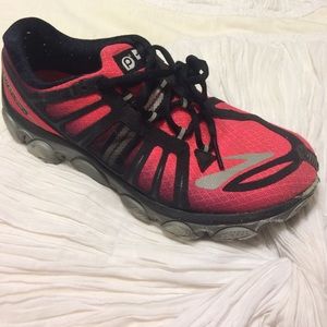 Gently used Brooks 'pure flow' sneakers