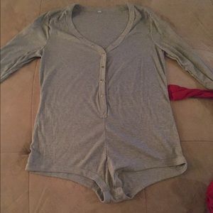 Long sleeve shorts onesies size L