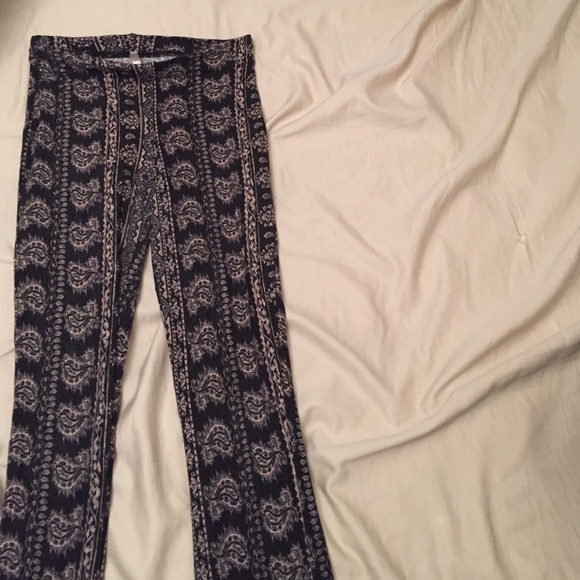 Tight flower pants