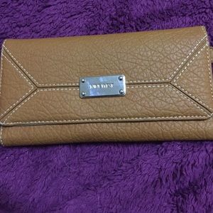 Nine West wallet