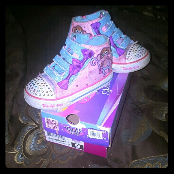 ●TWINKLE TOES ●[[ multicolor]]TODDLER SHOES