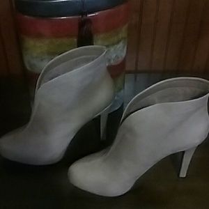 Jessica Simpson Allest Bootie