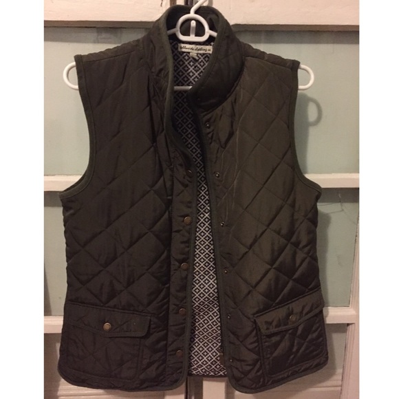 Green puffer vest