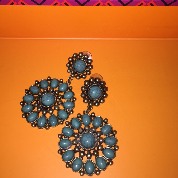 Jewelry - Gorgeous tribal looking turquoise earrings