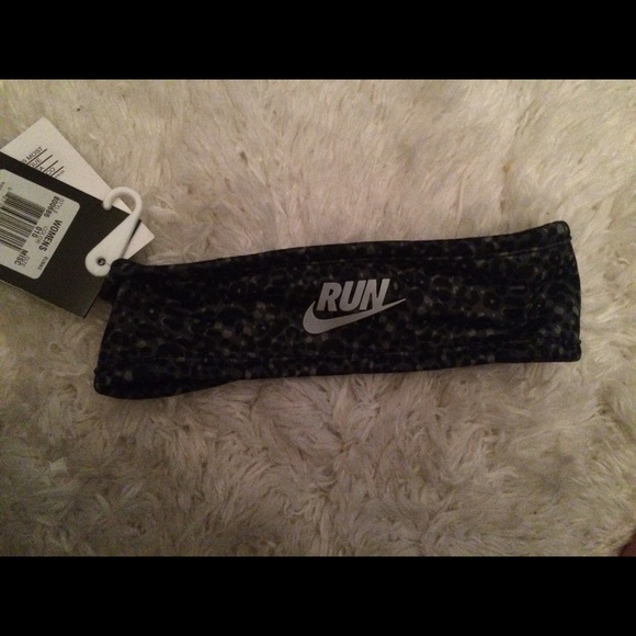 BRANDNEW Nike dry fit headband