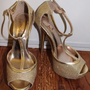Fun gold sparkly heels