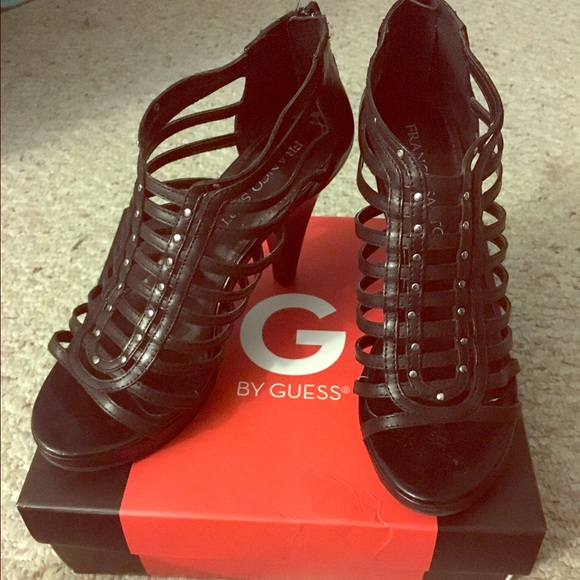 Black everyday heels