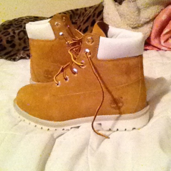 ✨Timberland white & wheat✨ - Picture 2 of 4