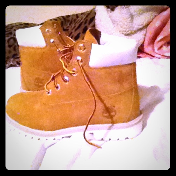 ✨Timberland white & wheat✨ - Picture 1 of 4
